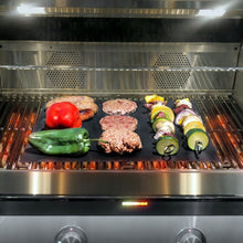 Lade das Bild in den Galerie-Viewer, NoStick™ BBQ Grillmatte 2er Set
