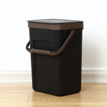 Lade das Bild in den Galerie-Viewer, Compost Bin
