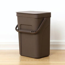 Lade das Bild in den Galerie-Viewer, Compost Bin
