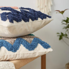 Lade das Bild in den Galerie-Viewer, Handmade Boho Cushion Cover
