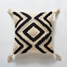 Lade das Bild in den Galerie-Viewer, Handmade Boho Cushion Cover
