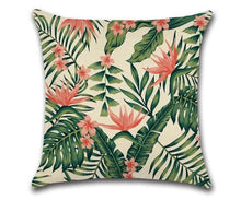 Lade das Bild in den Galerie-Viewer, Tropical Leaf Cushion Cover
