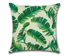 Lade das Bild in den Galerie-Viewer, Tropical Leaf Cushion Cover
