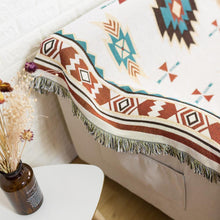 Lade das Bild in den Galerie-Viewer, Handmade Aztec Throw
